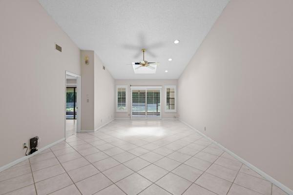 Palm Chase Lakes, 10044 Andrea Ln #A, Boynton Beach, Florida 33437, image 2