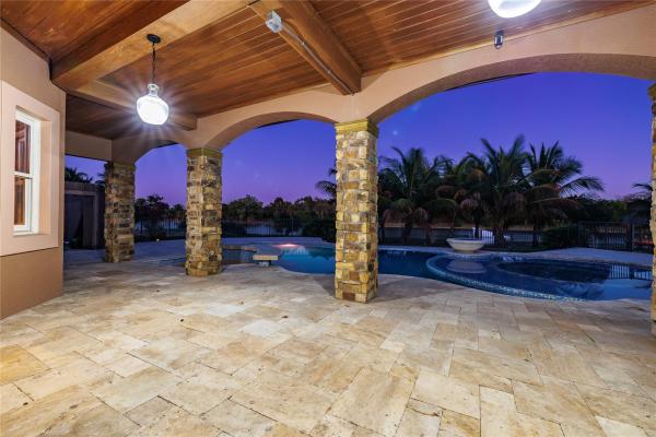 5660 Lago Del Sol Dr, Lake Worth Beach, Florida 33449, image 1