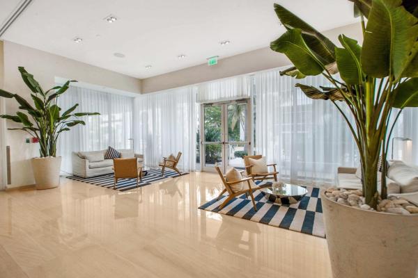 Tiffany House, 401 N Birch Rd #703, Fort Lauderdale, Florida 33304, image 1