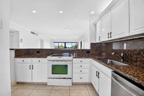 The Senate, 3050 Presidential Way #407, West Palm Beach, Florida 33401, image 2