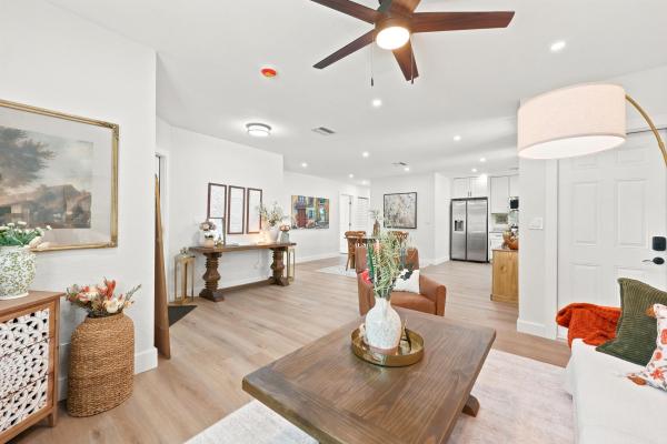 Colonial Estates, 424 Putnam Rd, West Palm Beach, Florida 33405, image 1