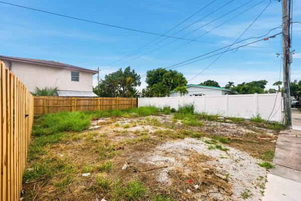 Colonial Estates, 424 Putnam Rd, West Palm Beach, Florida 33405, image 3