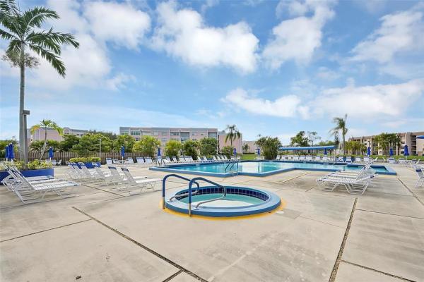 Sunrise Lakes 4, 2521 NW 104th Ave #104, Sunrise, Florida 33322, image 1