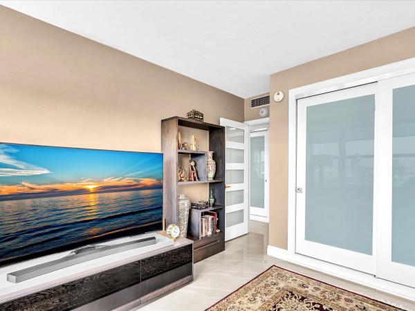 Coral Ridge Towers East, 3300 NE 36th St #302, Fort Lauderdale, Florida 33308, image 2