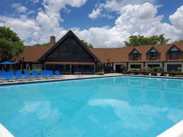 International Village At Inverrary, 3670 Inverrary Dr #3y, Lauderhill, Florida 33319, image 1