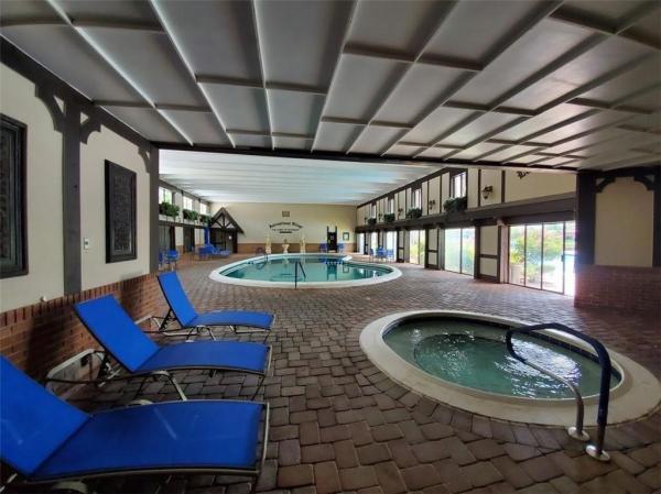 International Village At Inverrary, 3670 Inverrary Dr #3y, Lauderhill, Florida 33319, image 1