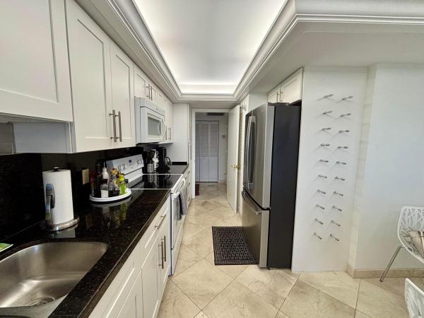Sea Ranch Club C, 4900 N Ocean Blvd #517, Lauderdale By The Sea, Florida 33308, image 1