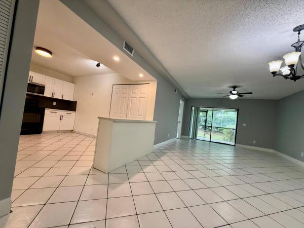 Royal Grenadier, 9633 Riverside Dr #2E, Coral Springs, Florida 33071, image 3