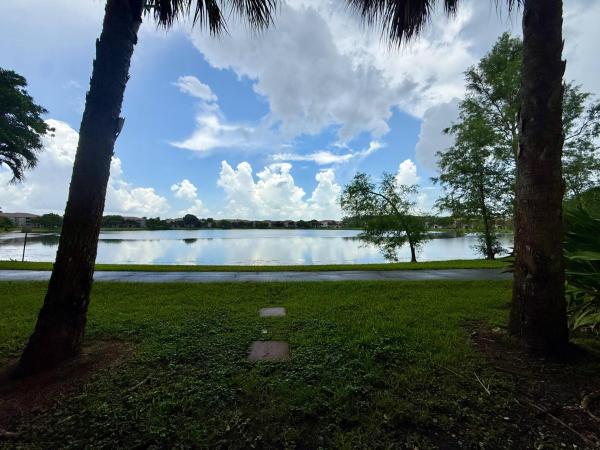 5065 Wiles Rd #105, Coconut Creek, Florida 33073, image 2