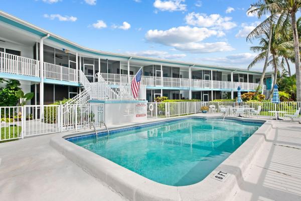 Beacon House, 2748 NE 28th Ave #20, Lighthouse Point, Florida 33064, image 2