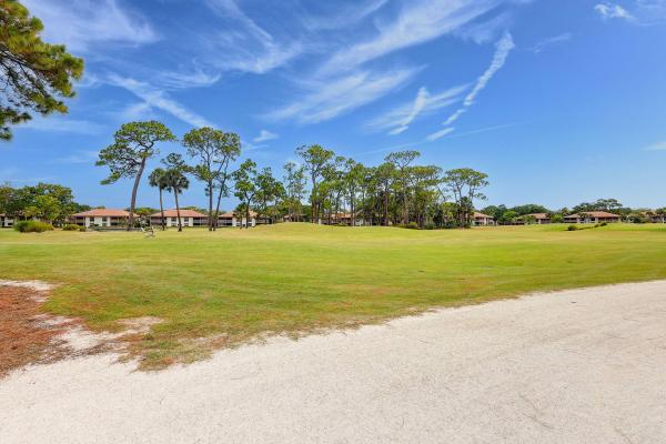 Club Cottages, 526 Club Dr, Palm Beach Gardens, Florida 33418, image 2