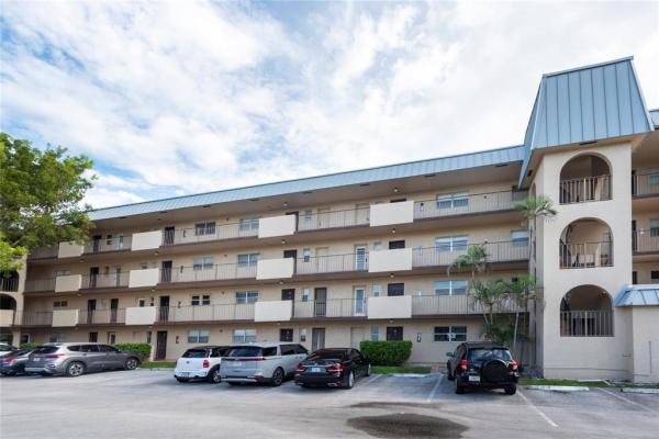 The Falls Of Inverrary, 6061 N Falls Cir Dr #402, Lauderhill, Florida 33319, image 1