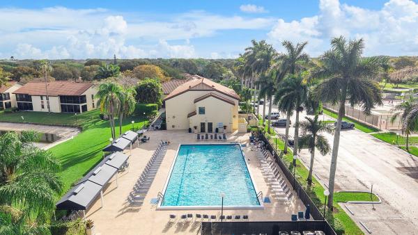 Palm Chase Lakes, 5861 Sunswept Ln #B, Boynton Beach, Florida 33437, image 1