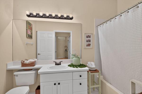 3162 Via Poinciana #6, Lake Worth, Florida 33467, image 1