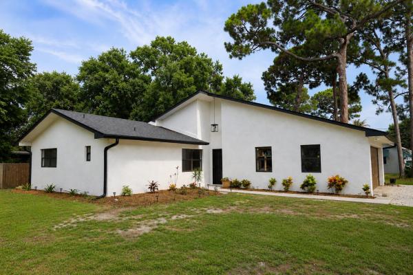 Indian River Estates, 5904 Sunset Blvd, Fort Pierce, Florida 34982, image 1