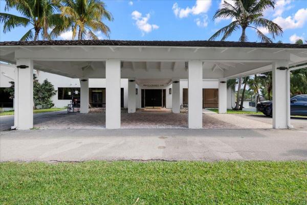 Tennis Lodges, 11863 Wimbledon Cir #524, Wellington, Florida 33414, image 2
