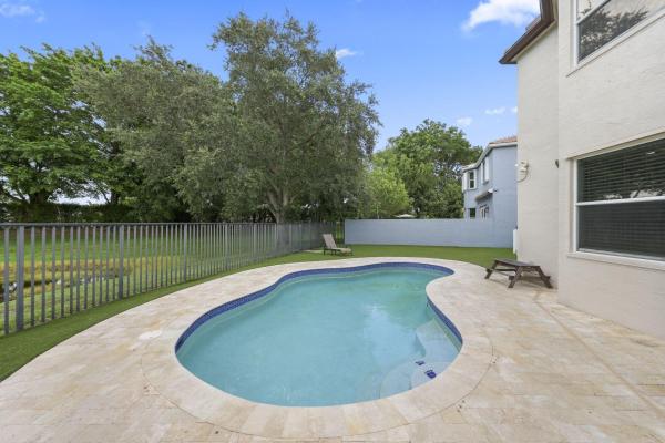 7518 Oak Grove Cir, Lake Worth Beach, Florida 33467, image 1