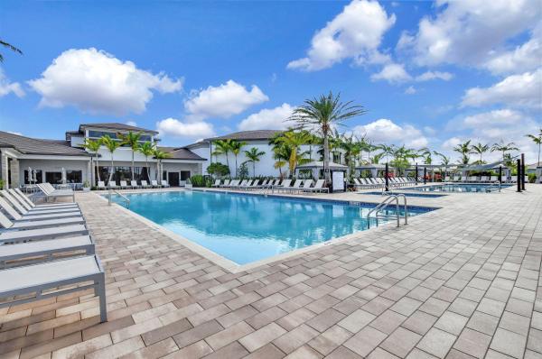 Valencia Grand, 11158 Glen Orchard Ln, Boynton Beach, Florida 33473, image 2