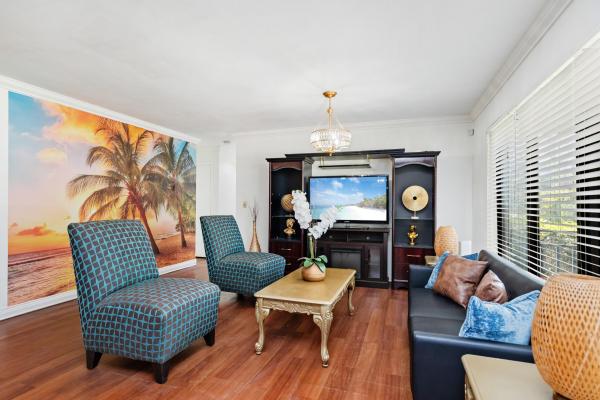 475 NE 113th St, Unincorporated Dade County, Florida 33161, image 1