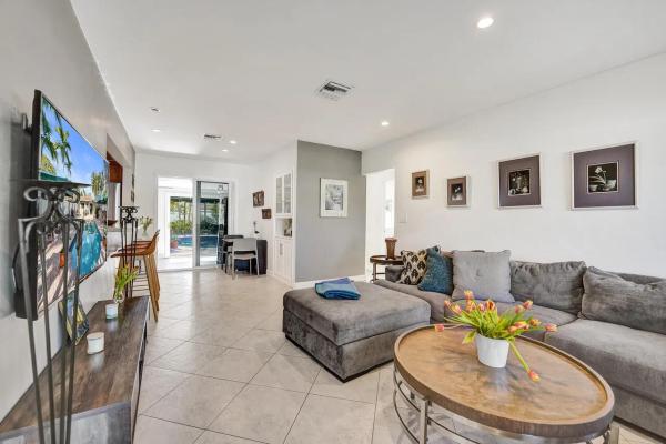Lake Ridge, 1036 NE 9th Ave, Fort Lauderdale, Florida 33304, image 1