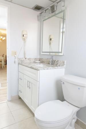 Somerset, 2851 Somerset Dr #116, Lauderdale Lakes, Florida 33311, image 2