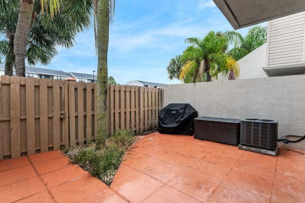 Lake Place, 612 Executive Center Dr #107, West Palm Beach, Florida 33401, image 2
