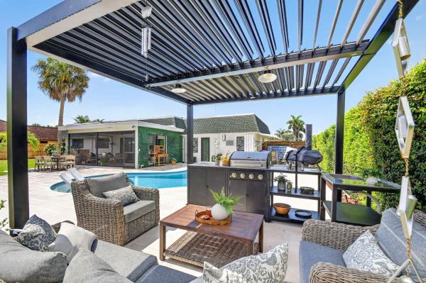 110 W Coconut Dr, Lake Worth Beach, Florida 33467, image 1