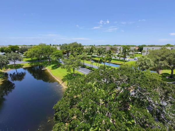 Camino Real Village, 5900 Camino Del Sol #306, Boca Raton, Florida 33433, image 1