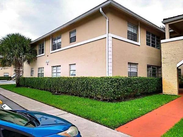 1014 Twin Lakes Dr #20-H, Coral Springs, Florida 33071, image 2