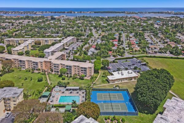 Village Royale Greenbrook, 130 NE 26th Ave #3070, Boynton Beach, Florida 33435, image 2