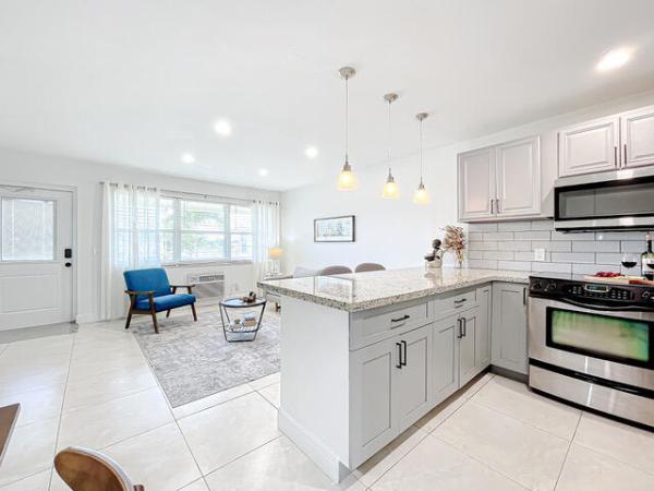 410 Chatham T, West Palm Beach, Florida 33417, image 2