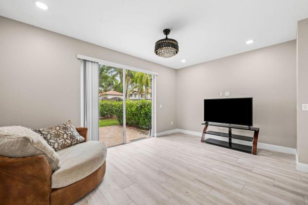 Catalina Lakes, 7920 Catalina Cir, Tamarac, Florida 33321, image 3