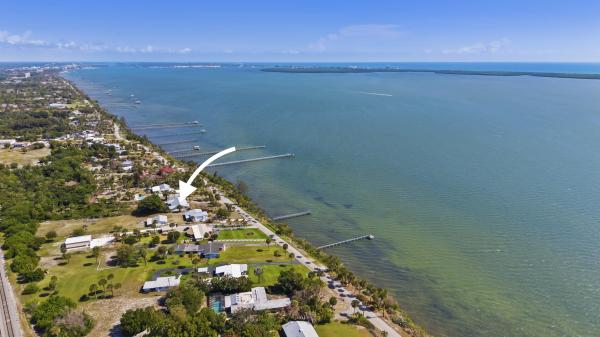 Fort Pierce Residential, 4003 S Indian River Dr, Fort Pierce, Florida 34982, image 1