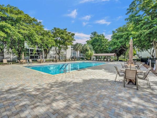 Granada Village, 2003 Granada Dr #C4, Coconut Creek, Florida 33066, image 2