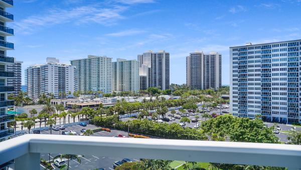 Coral Ridge Towers East, 3300 NE 36th St #822, Fort Lauderdale, Florida 33308, image 1