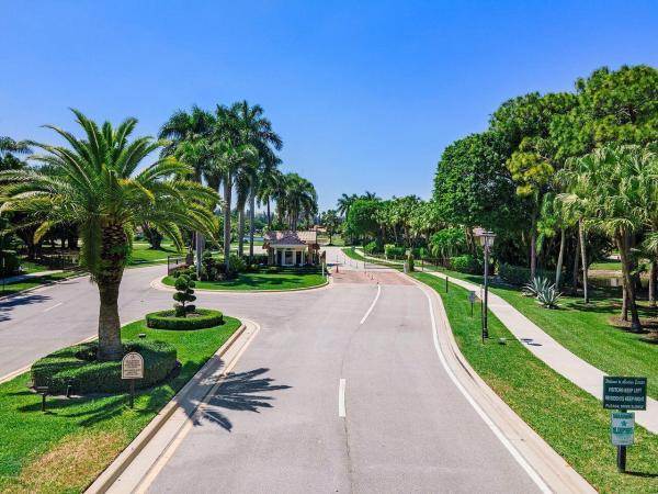 Cambridge At Aberdeen, 6852 Bitterbush Pl, Boynton Beach, Florida 33472, image 2