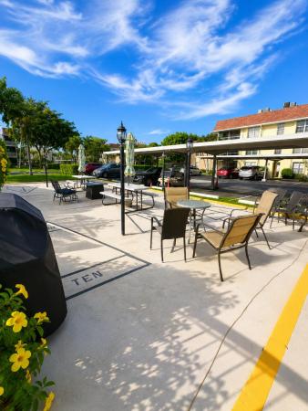 Tamberlane, 5570 Tamberlane Cir #329, Palm Beach Gardens, Florida 33418, image 1