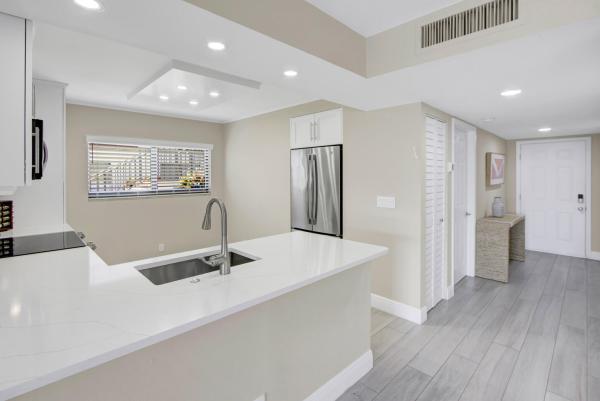 Pembridge At Lakes Of Delray, 15451 Pembridge Dr #206, Delray Beach, Florida 33484, image 3