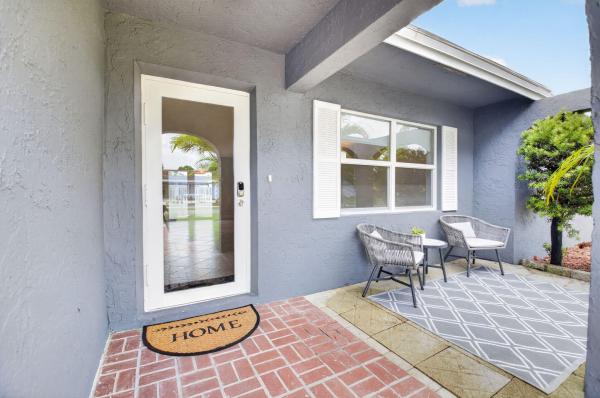 Palmetto Pines, 4599 Betelnut St, Boca Raton, Florida 33428, image 1