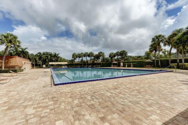 Village Of Sandalwood Lakes North, 135 Heritage Way, West Palm Beach, Florida 33407, image 2