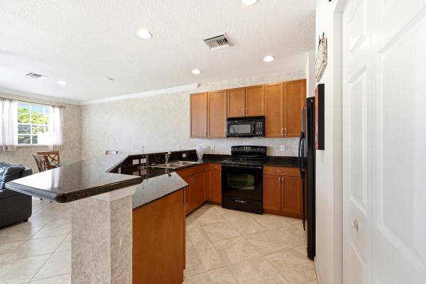 Marbella Villas, 556 Marbella Cir, North Palm Beach, Florida 33403, image 2