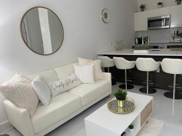 Merrick Manor, 301 Altara Ave #204, Coral Gables, Florida 33146, image 2