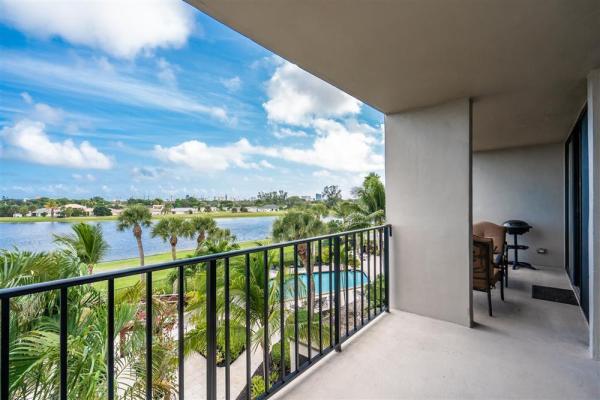 Lakeshore Club, 1830 Embassy Dr #409, West Palm Beach, Florida 33401, image 2
