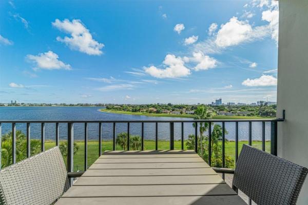 Lakeshore Club, 1830 Embassy Dr #613, West Palm Beach, Florida 33401, image 2