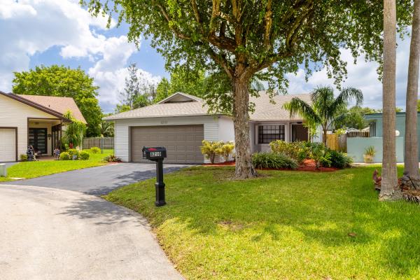 Woods Of Rolling Hills, 8210 SW 41st St, Davie, Florida 33328, image 3