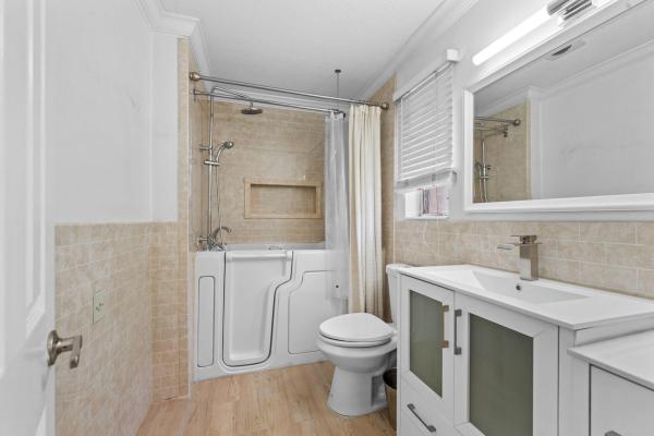 2140 NE 206th St, Unincorporated Dade County, Florida 33179, image 2