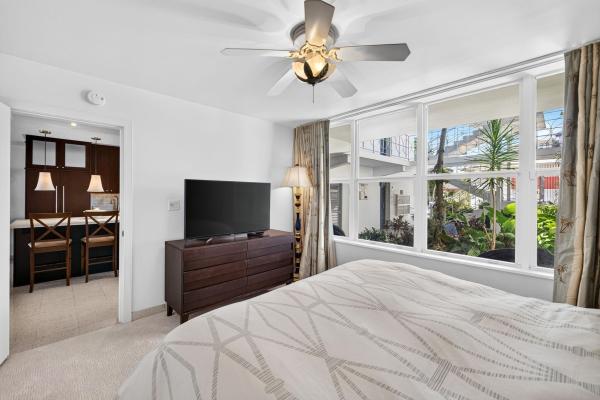 Sunrise Bay Club, 2727 Yacht Club Blvd #1B, Fort Lauderdale, Florida 33304, image 2