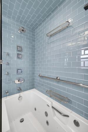 Sunrise Bay Club, 2727 Yacht Club Blvd #1B, Fort Lauderdale, Florida 33304, image 2