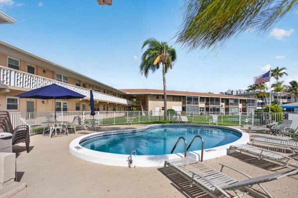 Lakeshore Lodge, 298 SE 6th Ave #9, Pompano Beach, Florida 33060, image 3