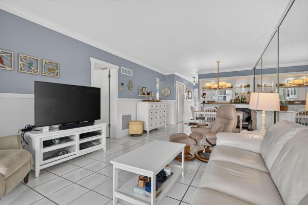 Lakeshore Lodge, 298 SE 6th Ave #9, Pompano Beach, Florida 33060, image 2